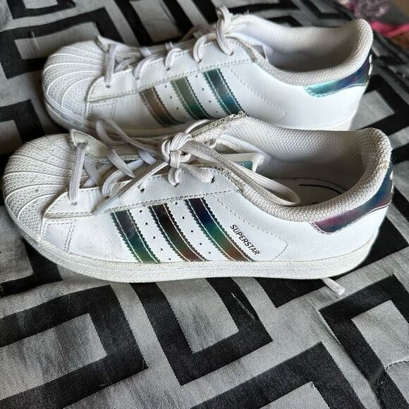 Girls Adidas Superstar La Marque Aux 3 Bandes 9K - Picture 1 of 11